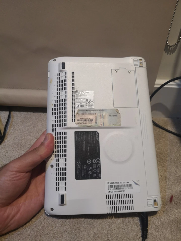 Acer Aspire One mini laptop - great size small laptop - Image 3 of 4