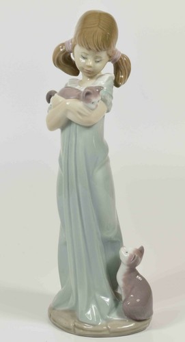 Very Cute Lladro Figure ~ 5743 ~ Don't Forget Me ~ Girl with Kittens