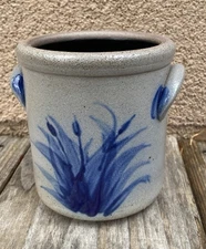 Vintage Rowe Pottery Works, Salt Glazed 4" Crock Blue Botanical 2005 (Kitsf6)
