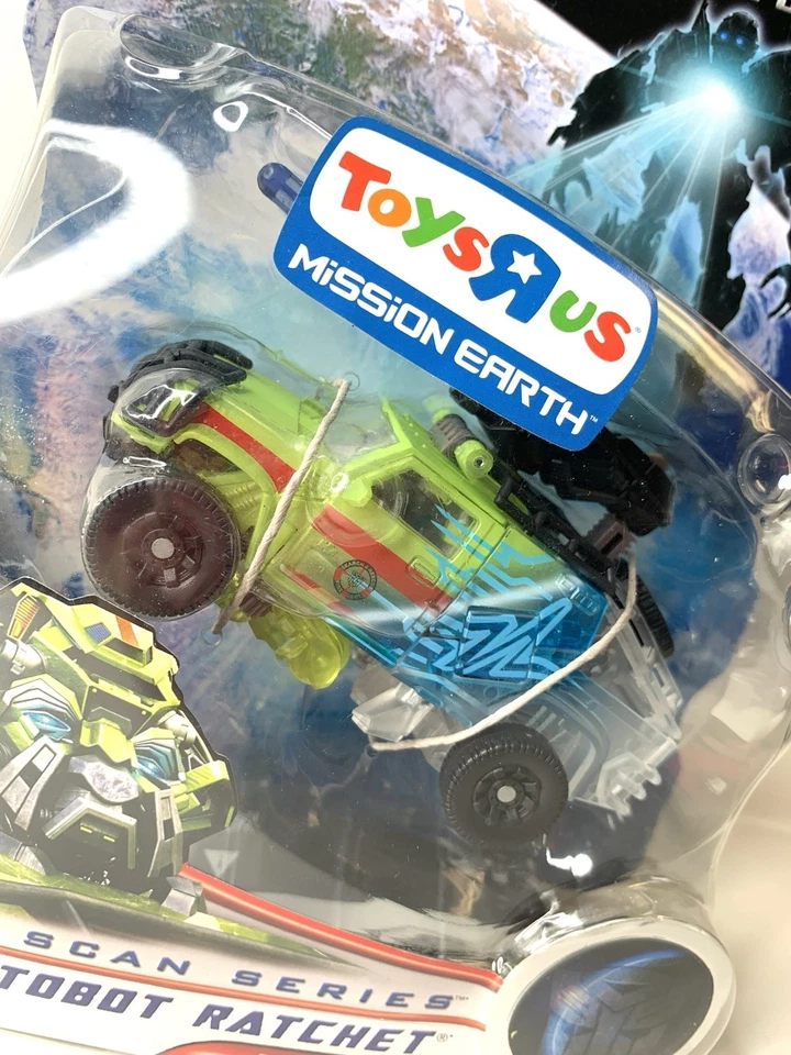 Autobot Ratchet Scan Transformers Dark Of The Moon DOTM Figure Hasbro Toys R Us - Image 2 of 3