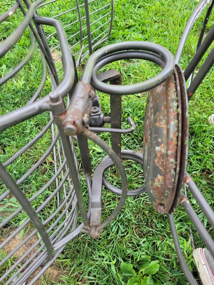 Homecrest Bare Iron Retro Vintage Banana Lounger Pati Lounge Chair - Image 4 of 4