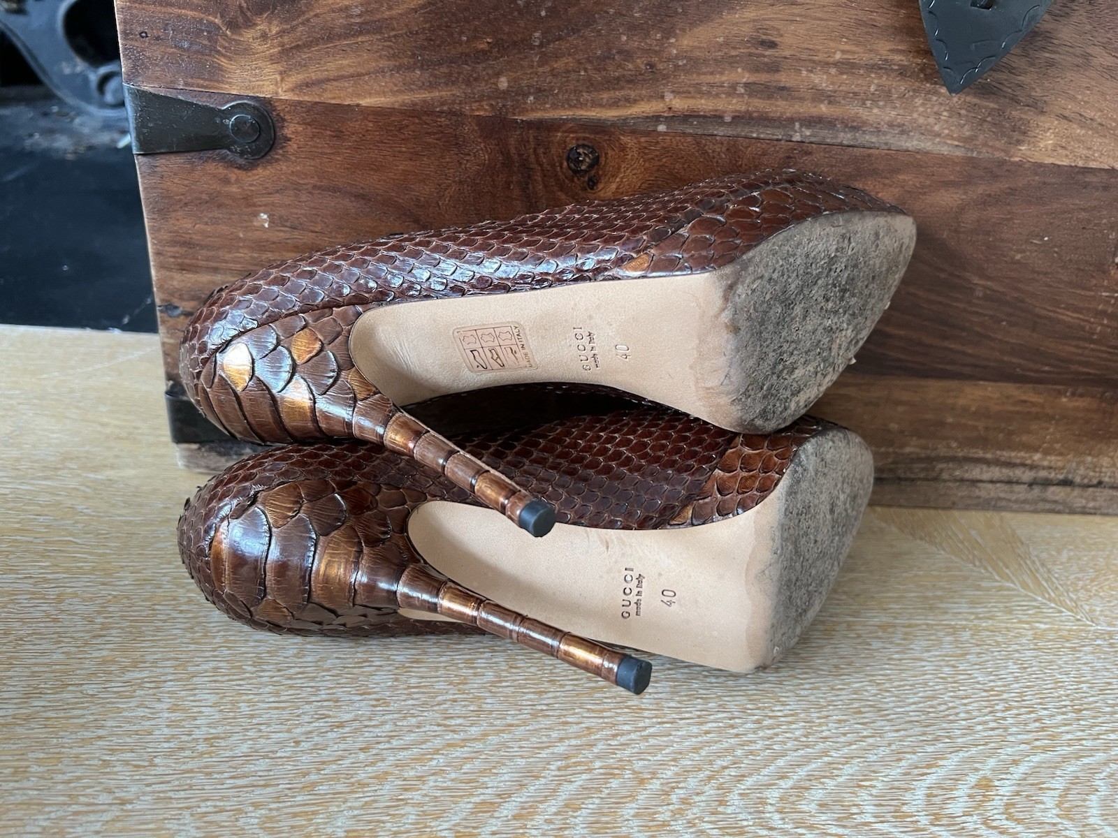 Gucci Brown Bronze Python platform pumps, Size 40 - image 7