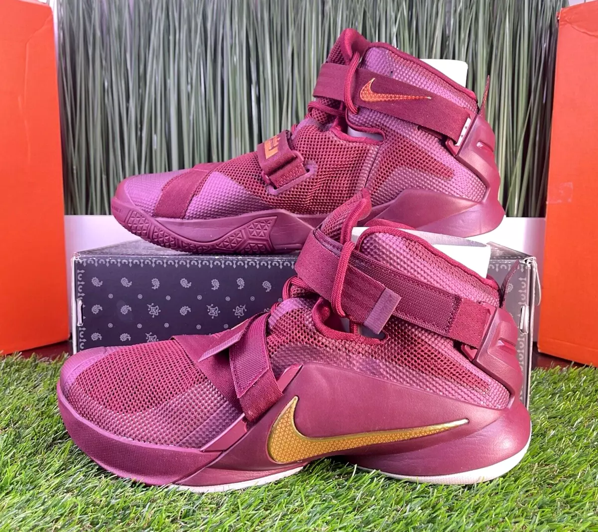 Maroon lebrons top