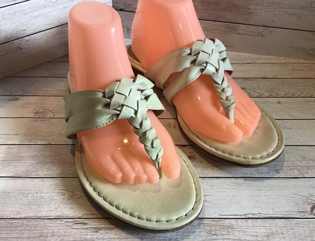 keen dauntless thong sandal