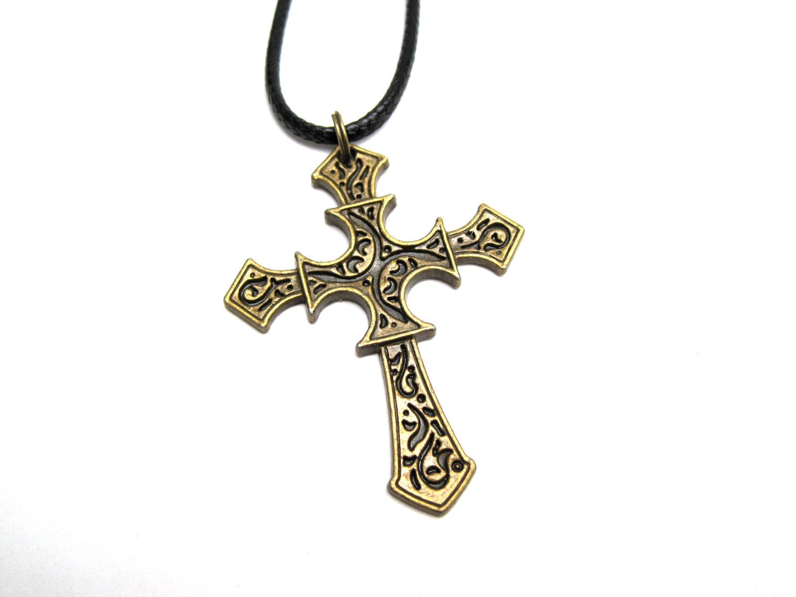 Schönes Kreuz messing farben Metallkreuz Metall an Band 50 x 40 mm