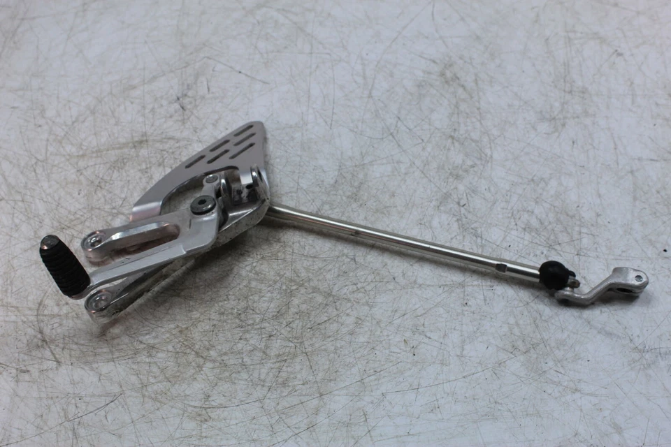 03-05 Soporte de palanca de cambios izquierdo Yamaha Yzf R6 5eb-18110-10-00 Foto 2 de 4