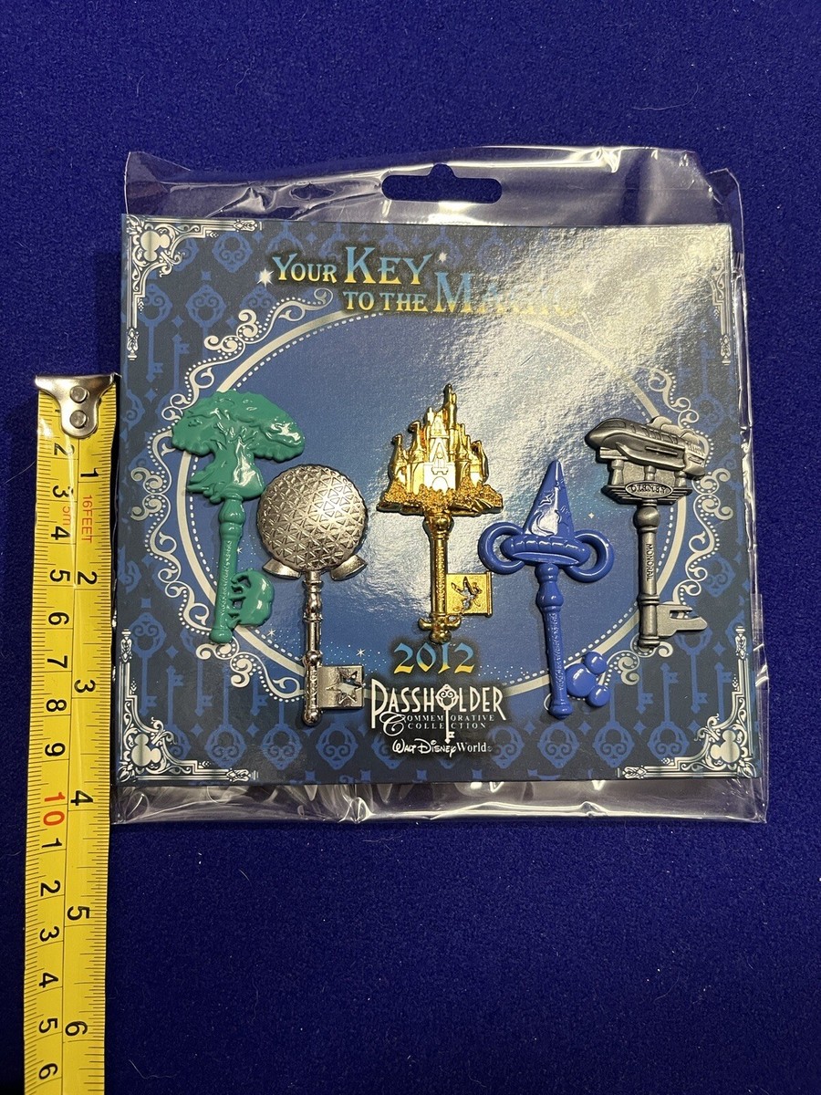 DISNEY PARKS PIN TRADING 2012 （7個セット） Walt Disney World WDW 2012 Passholder Your Key To The Magic Pin