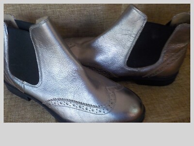 NWOT Hush Puppies Metallic Leather Bounce Booties Size 9