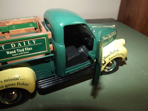 Thomas Kincade "The End of a Perfect Day" Die Cast Truck/Boat/Accessories/COA - Picture 5 of 15