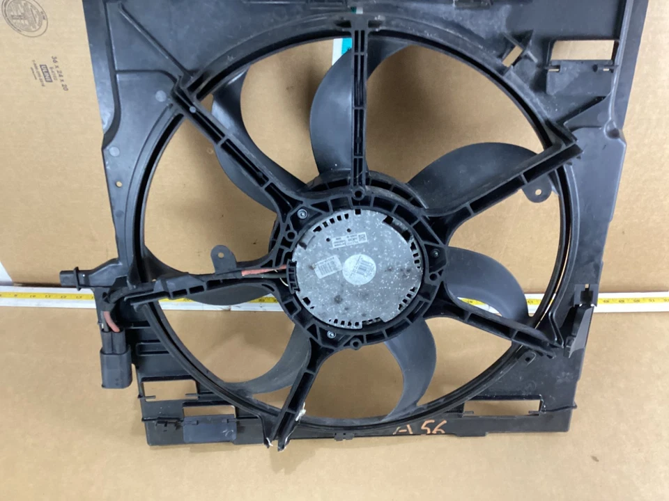 Unidad de ventilador de radiador de refrigeración del motor BMW X5 E70 2007-2010 negro 56057110 OEM Foto 4 de 4