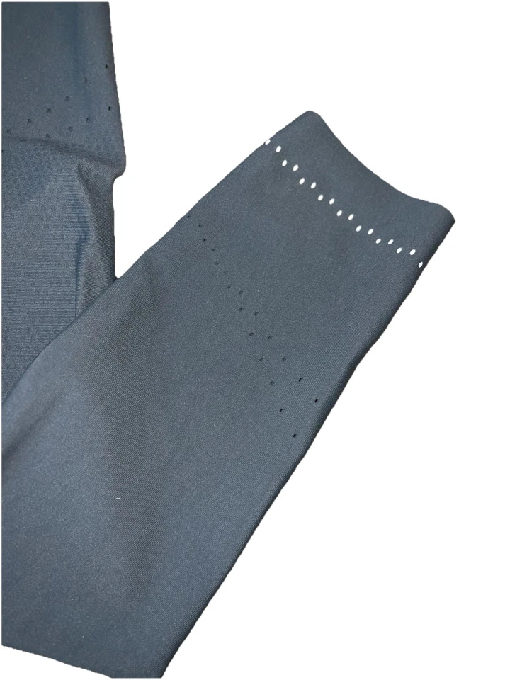 NEW Lululemon Women Sz 8 Gray Zoned In Tight SENSEKNIT Reflective Detail Legging - Image 3 of 4