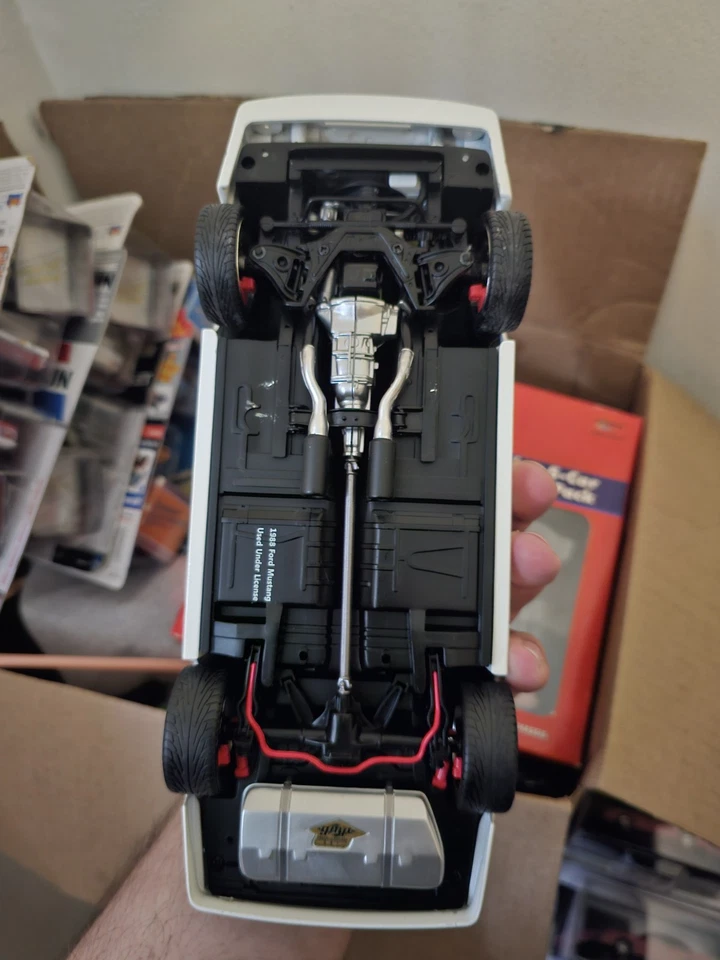 Ford Mustang GT 1988 1/18 GMP blanco Street Fighter defectuoso. Personalizado Foto 4 de 4