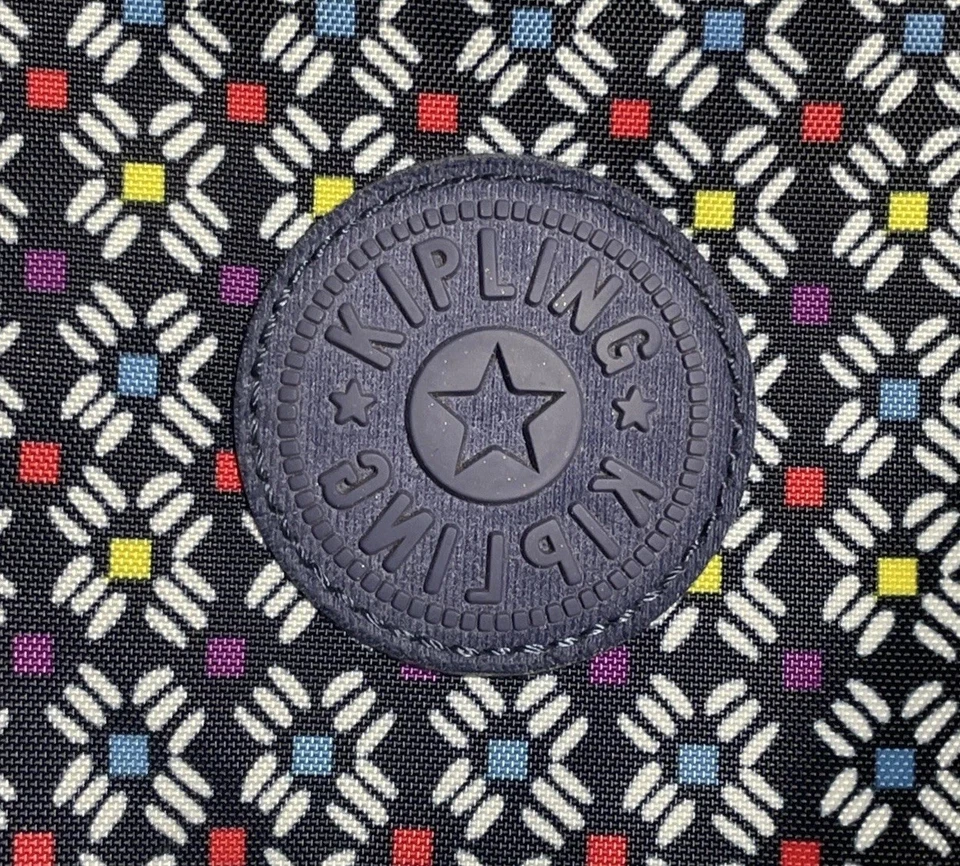 Сумка для подгузников Kipling Audrie рюкзак многоцветная геометрическая верхняя ручка карманы на молнии - Изображение 3 из 4