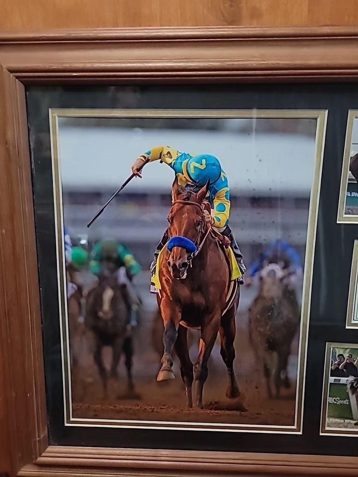 Marco de roble ganador triple corona 21x24 estampado enmarcado American Pharaoh Foto 3 de 4