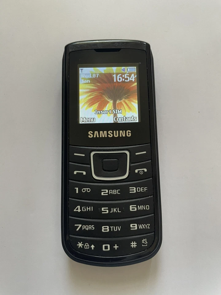 Samsung E1100 Black (Unlocked) Mobile Phone, photo 3 of 4