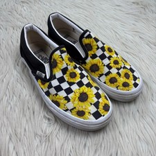 Vans Women's 6.5 Checkered Sunflower Print Classic Slip on Sneaker Skate Floral