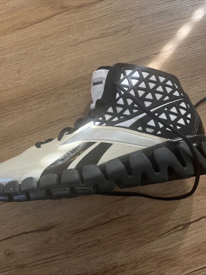 The Shoe I’m Selling Is A Rebook Basketball Shoe It’s Also Signed By NBA Legend - Image 2 of 2