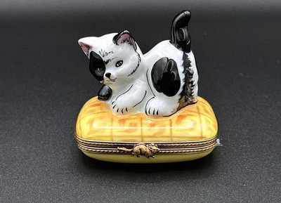 Limoges France Peint Main Trinket Box Black & White Cat Yellow Cushion