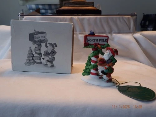 Vintage Dept 56 Heritage Village Collection Trimming The North Pole Elf -C029