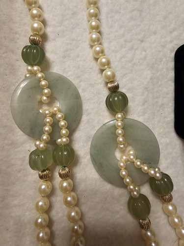 Vintage geschnitzte grüne Jade & Kunstglasperlen lange Halskette schwer