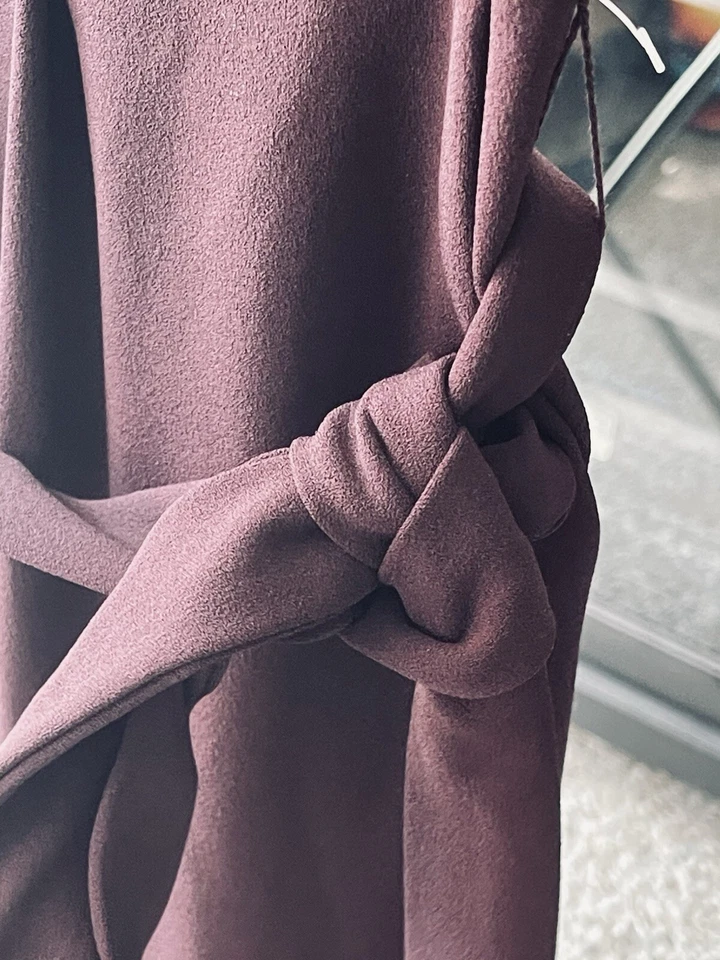 Mono Neiman Marcus Ciruela Talla 12 Pierna Acampanada Campana Parte Inferior Gorra Manga Cinturón Corbata Foto 3 de 4