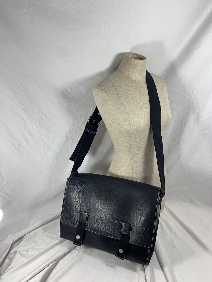 Genuine vintage GAP black leather messenger bag crossbody Genuine vintage GAP black leather messenger bag crossbody