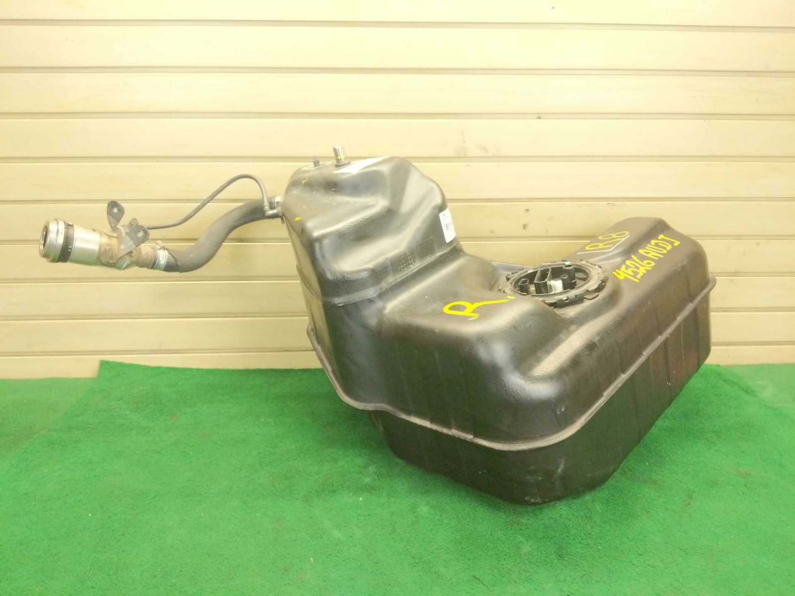 2017-2020 Audi R8 V10 OEM RH Fuel Tank Assembly P/4S7201022 K