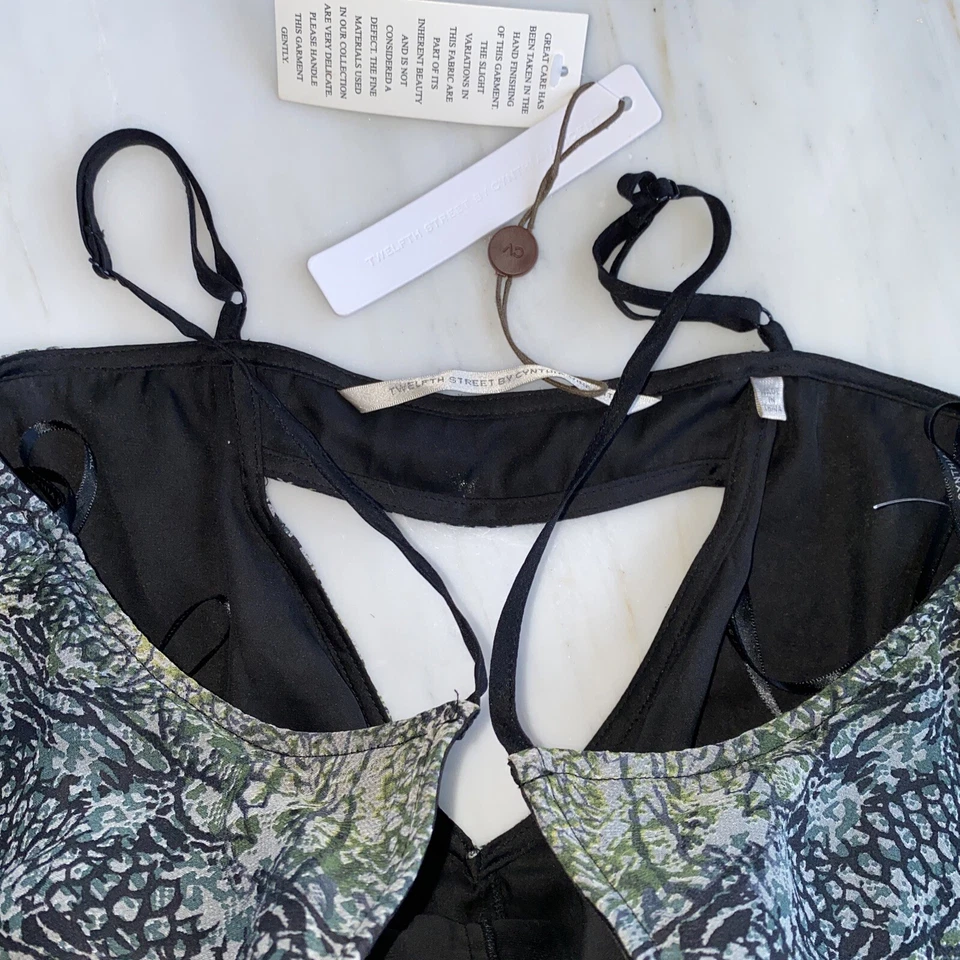 Blusa de seda Cynthia Vincent Y2K vintage estampa animal fada delicada transparente tamanho M - Imagem 4 de 4