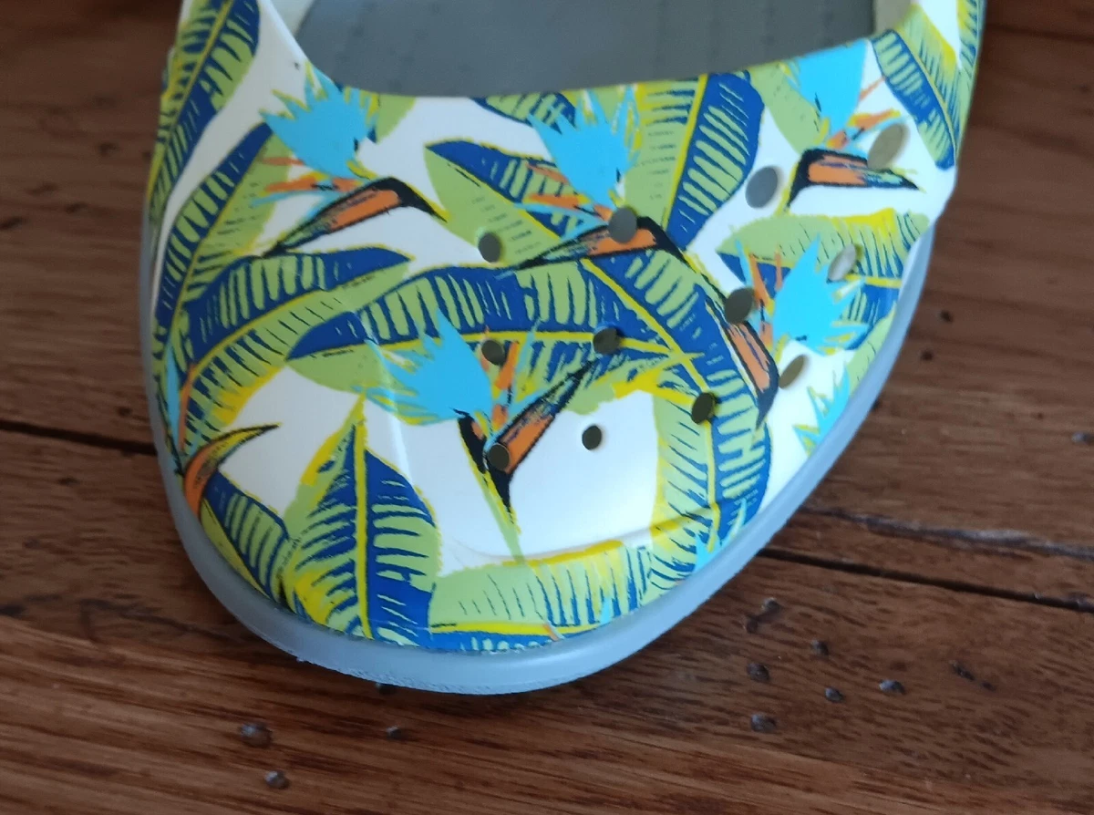 Crocs swiftwater wave graphic deals