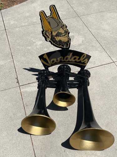 Leslie Supertyfon S3L Train Horn; U of I Mighty Joe Vandal