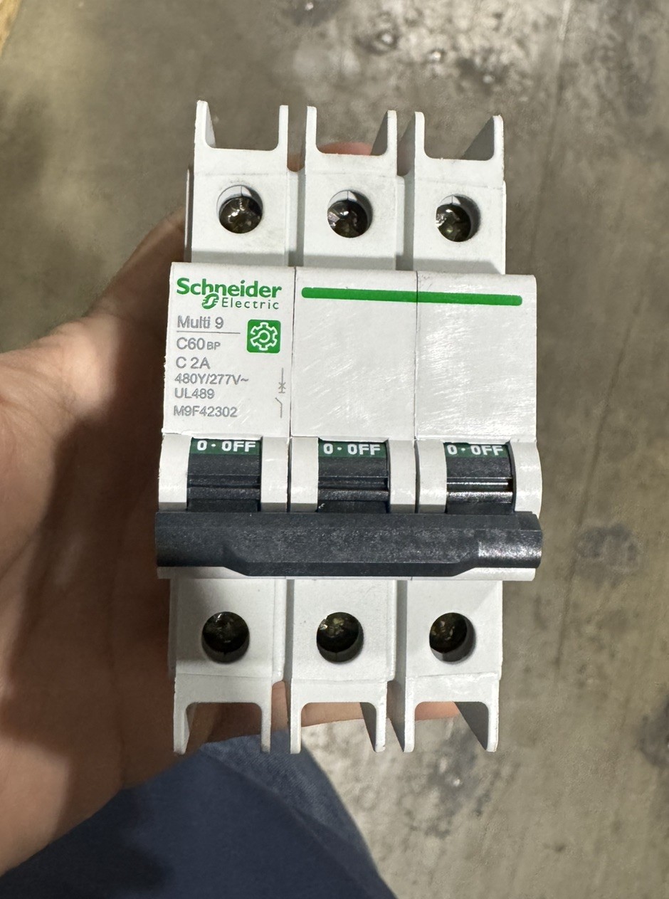 New Schneider circuit breaker 3 poles 2 amp C multi 9 square D M9F42302 (UL489)