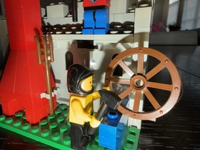 LEGO Vintage Castle: Blacksmith Shop (#6040) Complete/ Instructions No Box