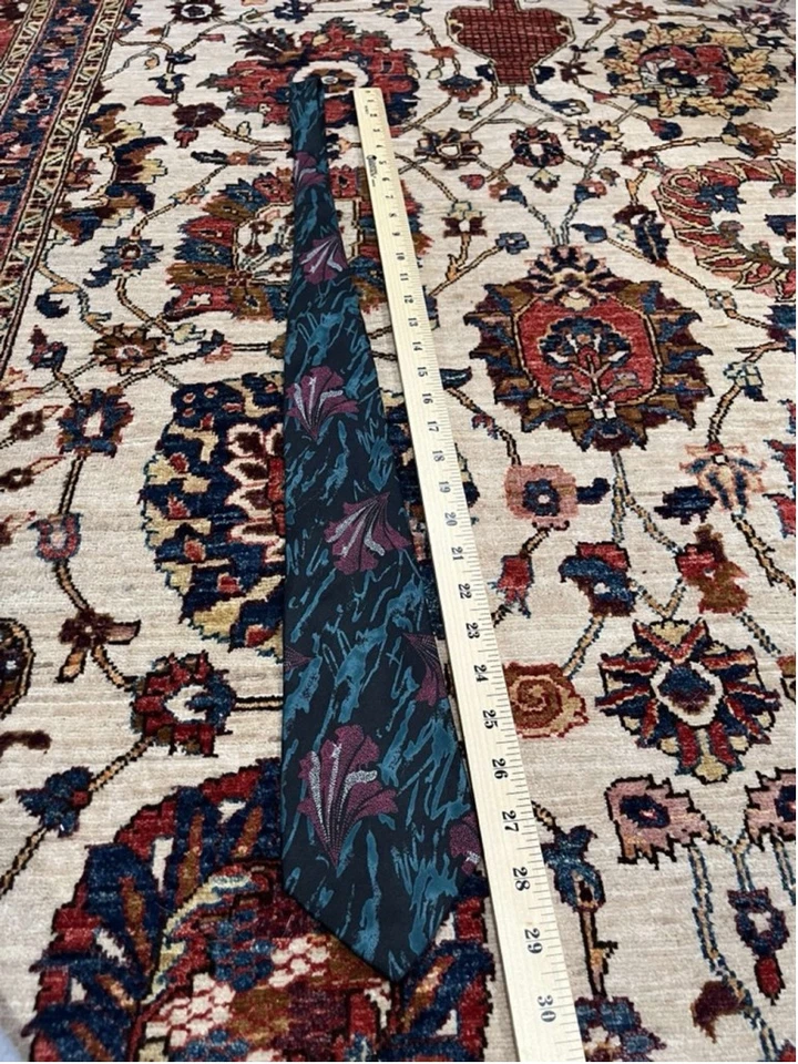 Vintage Men’s Pierre Balmain 100% Italian Silk Floral Necktie - Image 2 of 4
