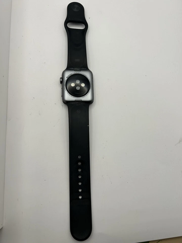 Apple Watch Series 3 42mm Black Sport Band - Space Gray MTF32LL/A) - Image 3 of 4