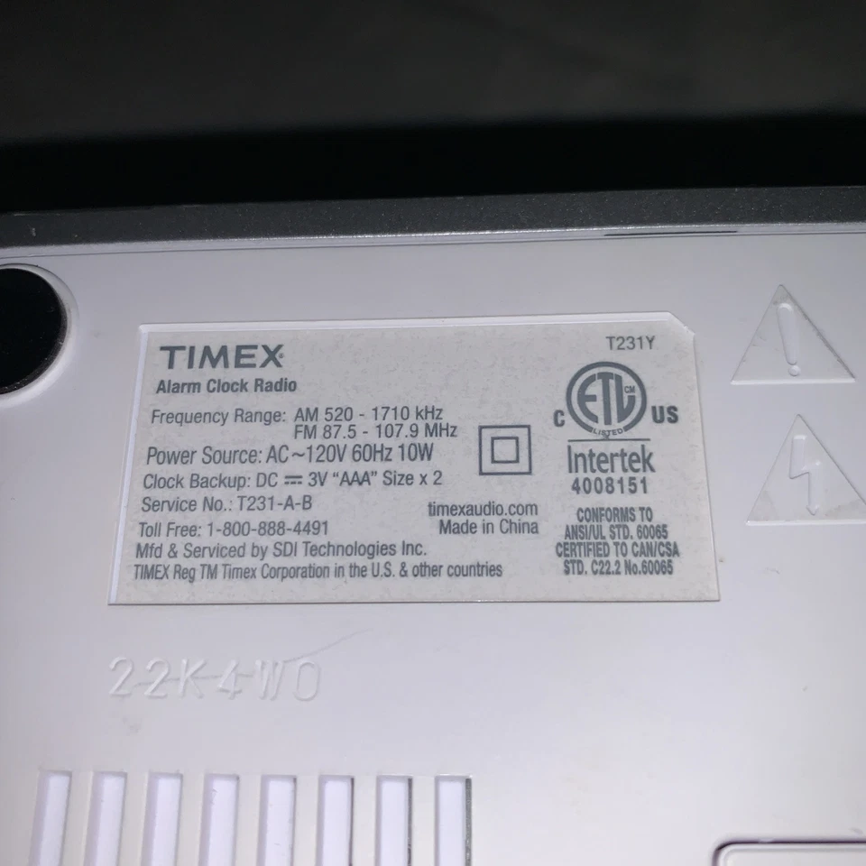 Timex Large Display AM/FM Alarm Clock Radio, Green LED Display, T231Y White Work - Image 2 of 2