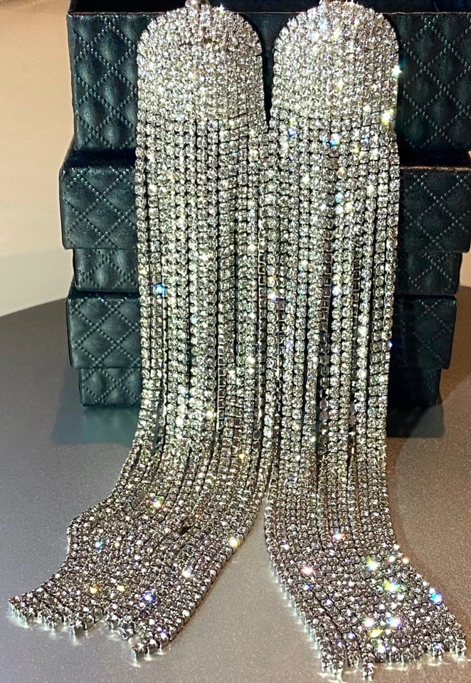 Preciosos pendientes de araña de borla larga con cristal de Swarovski enchapado en platino Foto 4 de 4