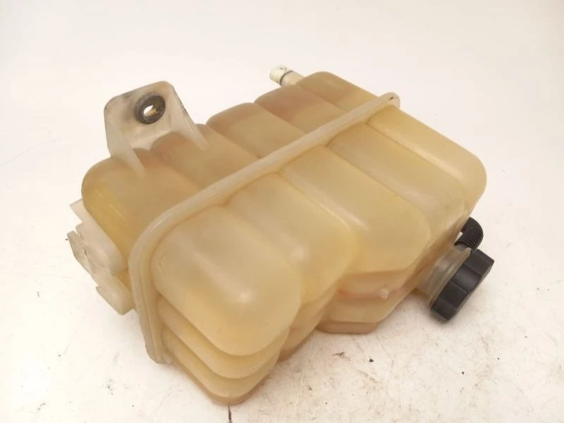 1999 - 2007 GMC SIERRA 2500 PICKUP COOLANT RESERVOIR - Image 3 of 4