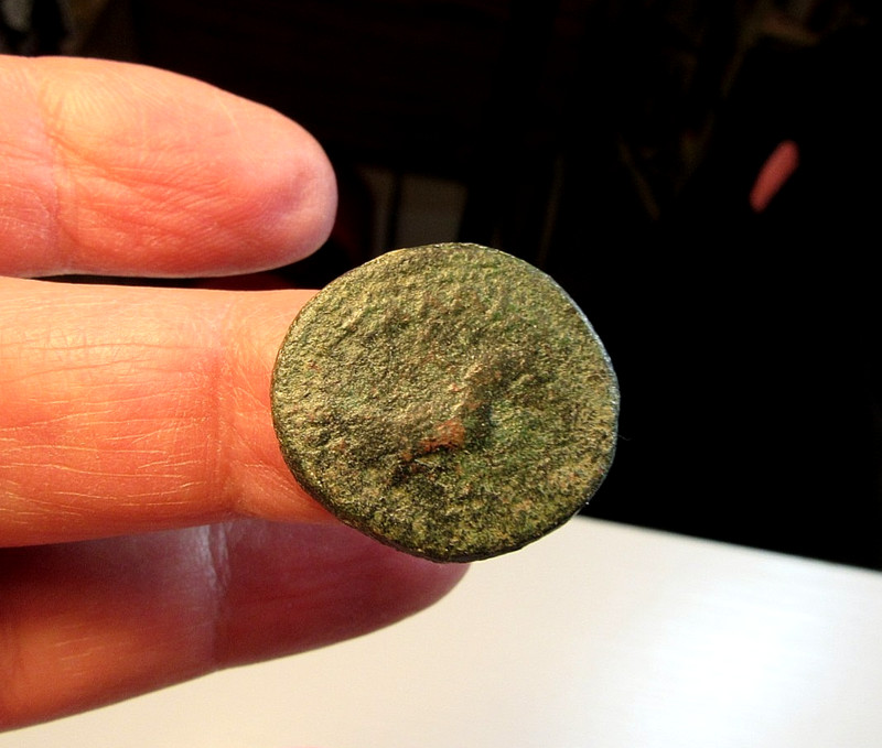 HEAVY ROMAN EMPORER MAN ON HORSE 11.00GRAMS HOLDING SCALES