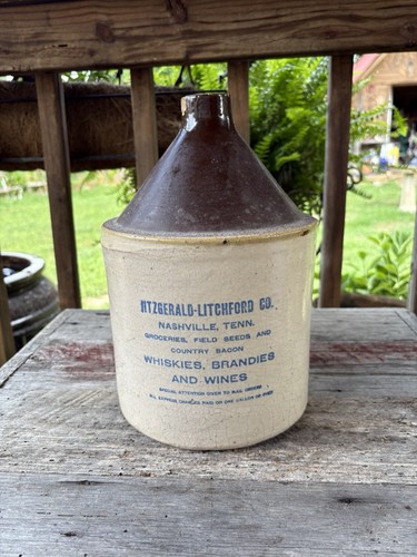 Antique Whiskey , Brandie, & Wine Jug Nashville Tennessee . One Gallon