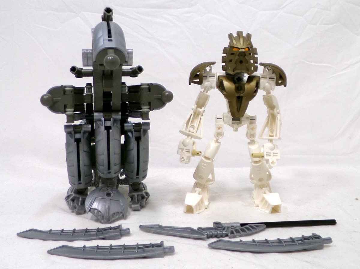 Vintage 2003 LEGO Bionicle 8596 Takanuva Incomplete Multiple Cracked Parts
