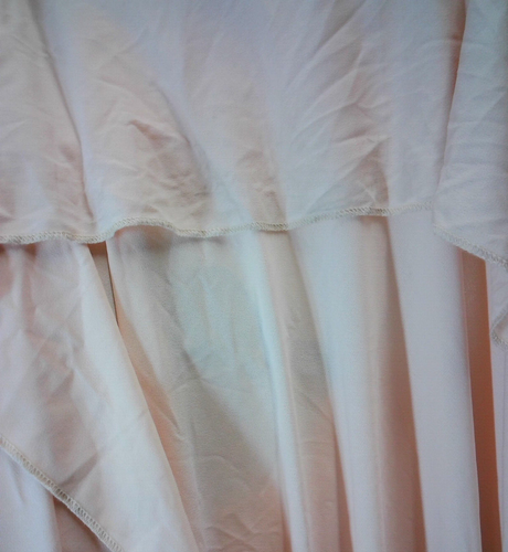 ChoiyuBella Long Sleeve Maternity Photoshoot Gown - Peach/Nude Size XL - Picture 5 of 6