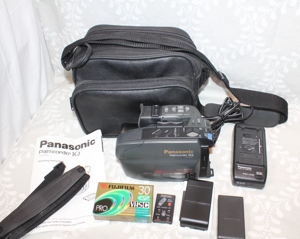 Panasonic PV-D496D Camcorder VHSC 22x Digital 16x Optical Zoom w/Extras TESTED - Image 2 of 4
