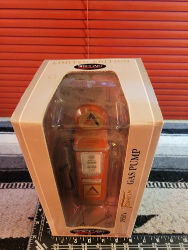Allis Chalmers Gas Pump Bank 1/12? Replica by SpecCast - Picture 6 of 7