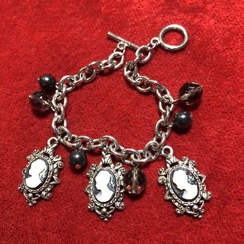 VTG Silver Tone Sterling Cameo Charm Bracelet 8”