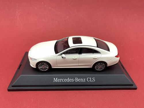 Mercedes-Benz CLS Coupe (C 257) weiss im Maßstab 1:43 Norev Dealer OVP NEU - Bild 9 von 10