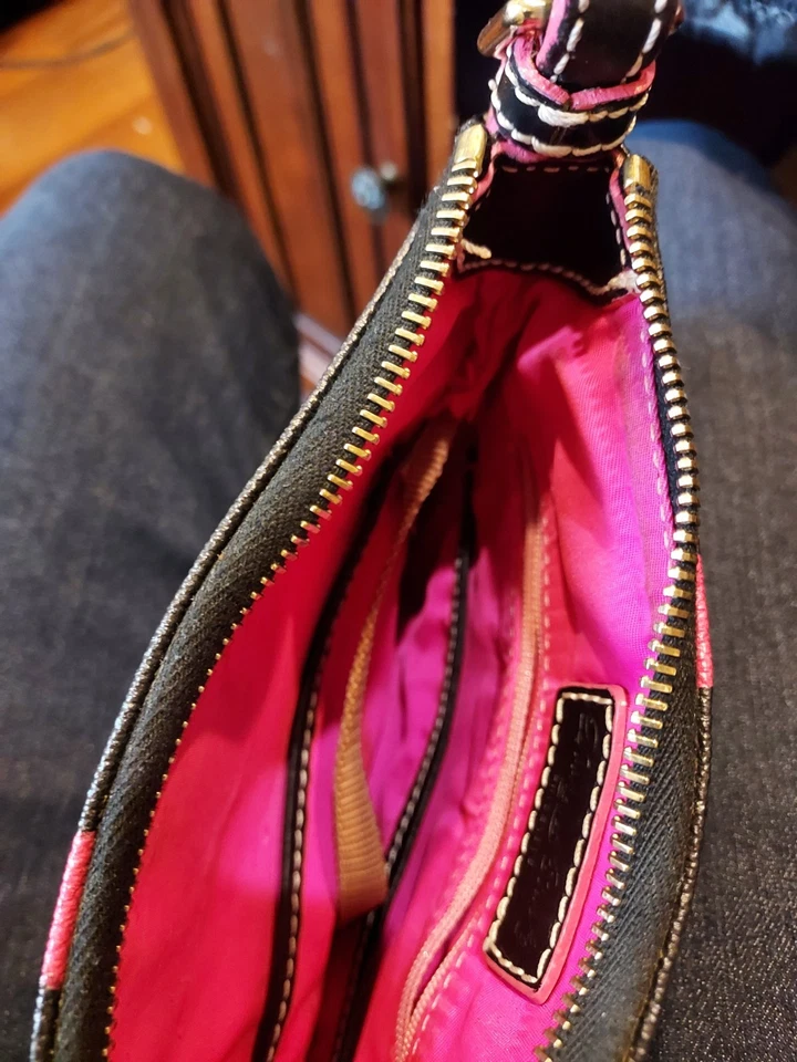 Bolsa tiracolo Disney Dooney & Bourke Mickey & Minnie Sweethearts bolsa ajustável. Alça - Imagem 2 de 4