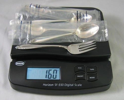 Lot - 5 INTERNATIONAL STERLING SILVER - PRELUDE 1 SALAD FORK + 4 SPOONS - 160 gm