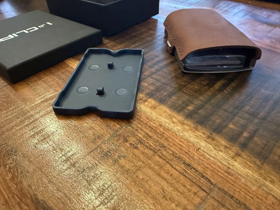 NEU!   I-CLIP MAX Original Silber Glattleder Oak Inkl. Münzschublade - Bild 2 von 3