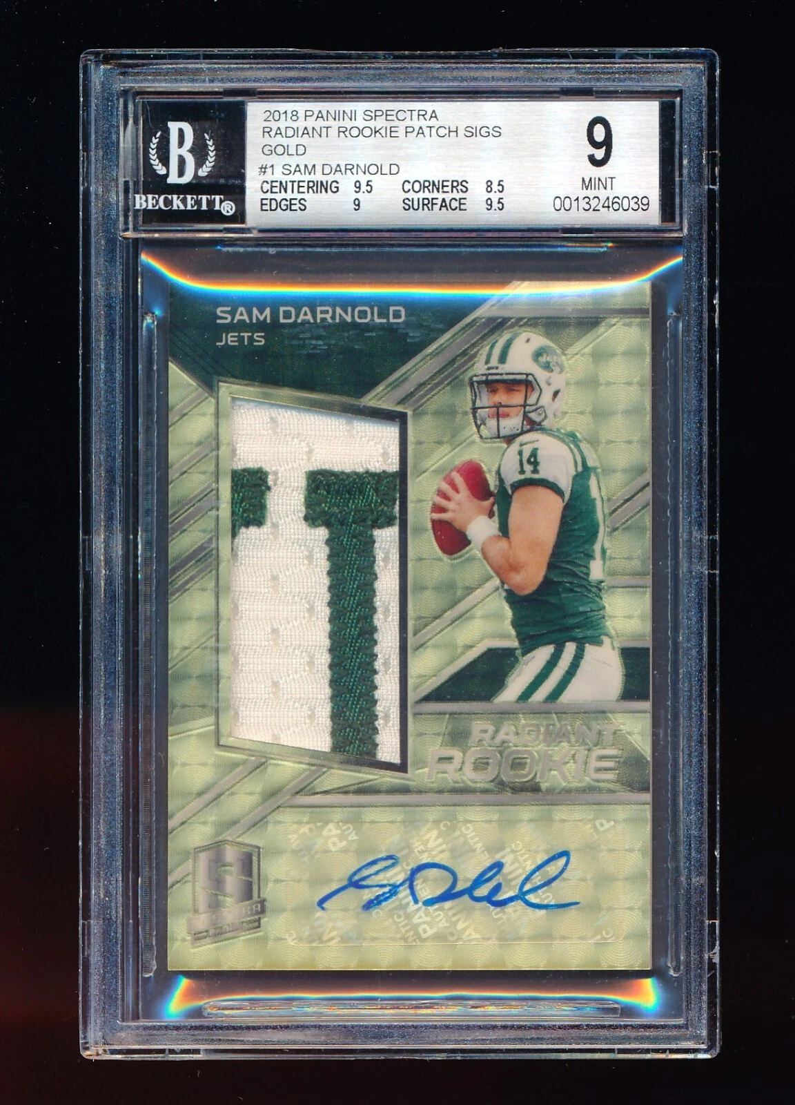 Sam Darnold Panini Spectra Radiant Rookie Patch Signatures #RRSD Gold Laundry Tag-Nflpa Logo 1/1