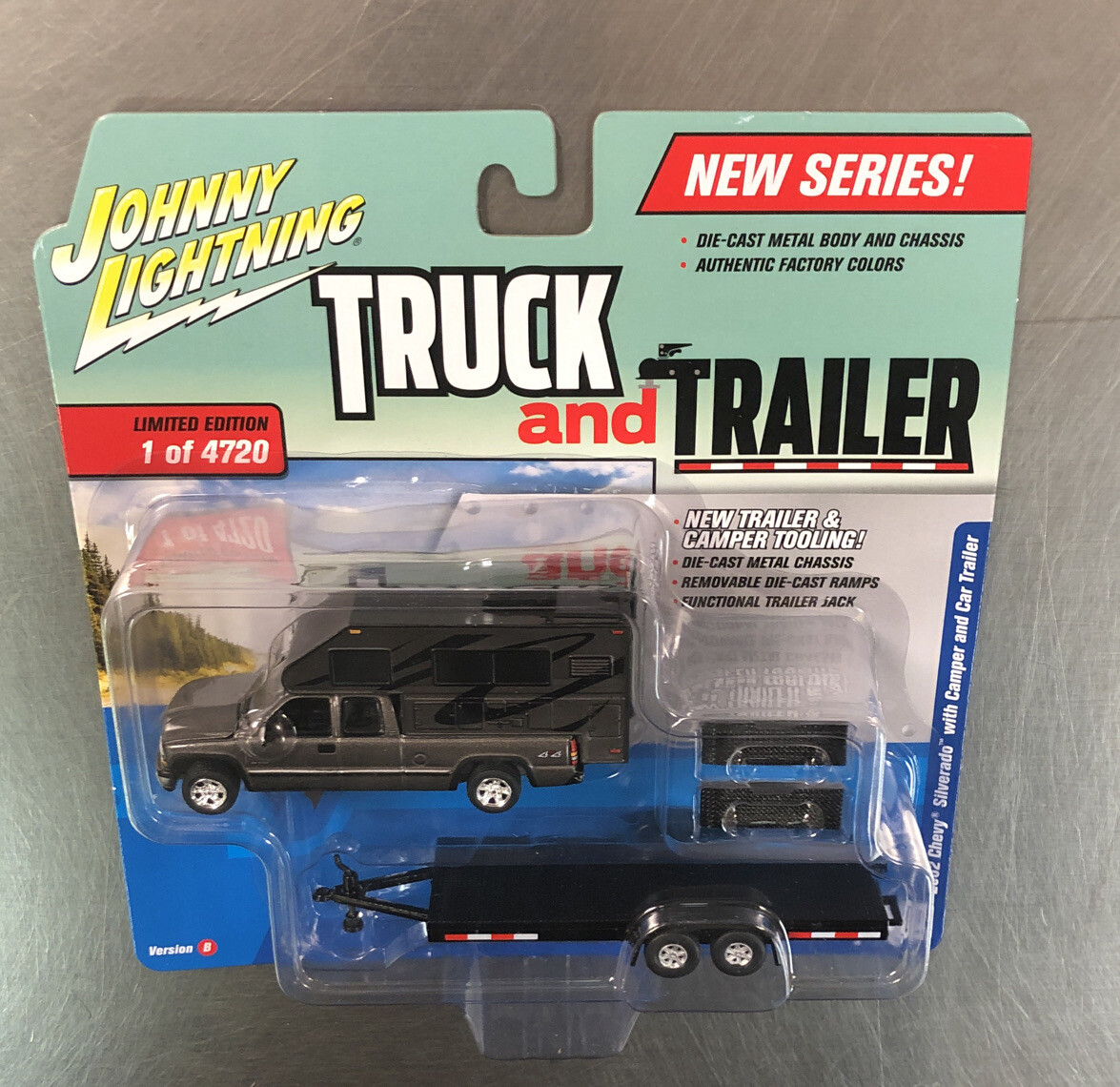 JOHNNY LIGHTNING TRUCK AND TRAILER 2002 CHEVY SILVERADO W/CAMPER
